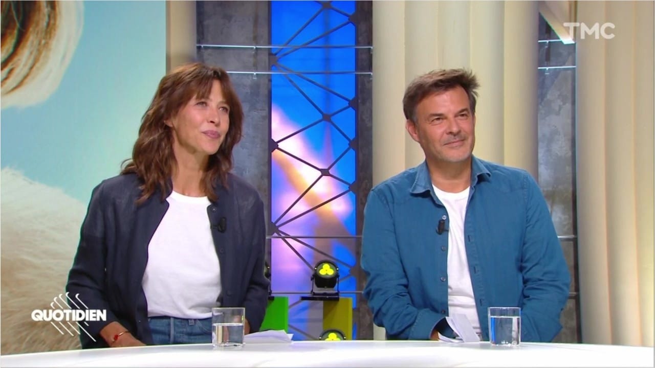 découvrez l'incroyable lapsus de yann barthès qui a fait le buzz ! plongez dans les coulisses de l'émission et revivez ce moment hilarant qui a captivé les téléspectateurs. suivez-nous pour un décryptage amusant et inoubliable !