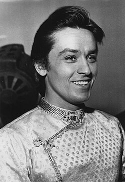 découvrez les dernières révélations de delon, un voyage fascinant au cœur de ses expériences marquantes et de sa vision artistique. plongez dans l'univers d'un icône du cinéma français.