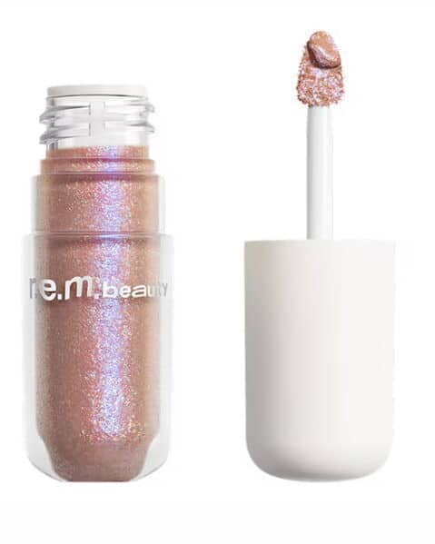 découvrez notre collection éblouissante de fards pailletés spécialement conçus pour les festivals. ajoutez une touche de glamour et d'éclat à votre look avec nos teintes vibrantes et scintillantes, parfaites pour faire tourner les têtes sur la piste de danse. soyez la star de chaque événement et exprimez votre créativité avec nos produits de qualité.