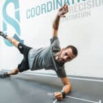 découvrez l'importance du gainage essentiel pour renforcer votre sangle abdominale, améliorer votre posture et optimiser vos performances sportives. apprenez les meilleures techniques et exercices pour intégrer le gainage dans votre routine quotidienne.