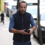découvrez les réflexions poignantes de james middleton sur le cancer de sa sœur, explorant le courage, l'espoir et l'impact de la maladie sur leur famille. un témoignage inspirant sur la résilience face à l'adversité.