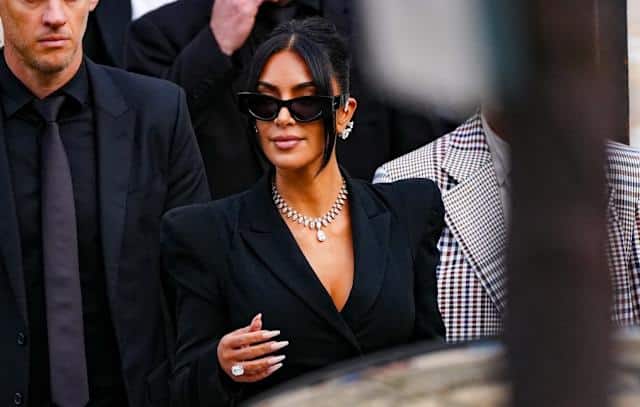 découvrez les derniers développements du procès lié au braquage des kardashian, une affaire médiatique qui a secoué le monde des célébrités. plongez dans les détails des accusations, des témoignages et des enjeux juridiques de cette affaire qui fascine le public.