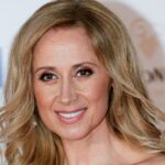 découvrez le témoignage poignant de lara fabian sur sa fausse couche, une expérience profondément personnelle qui aborde la douleur, l'espoir et le chemin vers la guérison. une rencontre émotive pour toutes celles et ceux qui cherchent à comprendre et à partager leurs propres épreuves.
