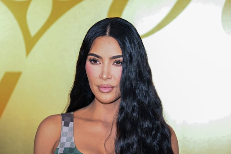 découvrez le témoignage poignant de kim kardashian lors du procès lié à son braquage. plongez dans les détails de cette épreuve qui a marqué sa vie et ses réflexions sur la sécurité et l'impact des événements traumatiques.