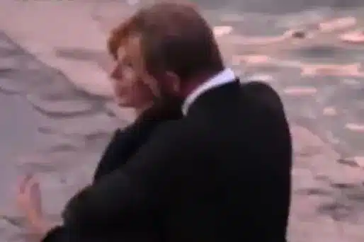 découvrez la collaboration exceptionnelle entre sting et mylène farmer, un mélange unique de talents musicaux qui promet de captiver les fans. ne manquez pas cette alliance artistique au sommet de la créativité.
