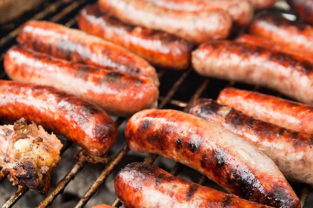 découvrez comment réussir la cuisson parfaite de vos saucisses au barbecue avec nos conseils pratiques et astuces savoureuses. transformez vos grillades en un véritable festin et régalez vos invités grâce à des saucisses juteuses et dorées à la perfection.