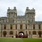 découvrez les révélations surprenantes sur l'usage des drogues au château de windsor. plongée dans l'histoire méconnue de l'une des résidences royales les plus emblématiques du royaume-uni, où secrets et scandales se mêlent.