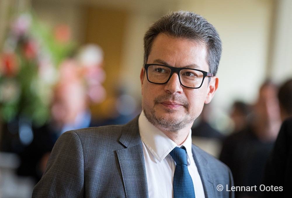 découvrez joël, un candidat exceptionnel qui aspire à devenir champion. suivez son parcours inspirant et ses défis sur la route vers la victoire. un récit de détermination et de passion !