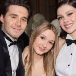 découvrez comment brooklyn beckham se distancie des attentes familiales et forge son propre chemin dans le monde de la mode et des affaires, tout en cultivant son identité unique. suivez son parcours inspirant et les choix qui le définissent.