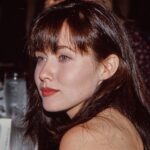 rendez hommage à shannen doherty, l'icône de la télévision, en découvrant son parcours inspirant, ses contributions mémorables au cinéma et les leçons de courage qu'elle nous laisse face à l'adversité.
