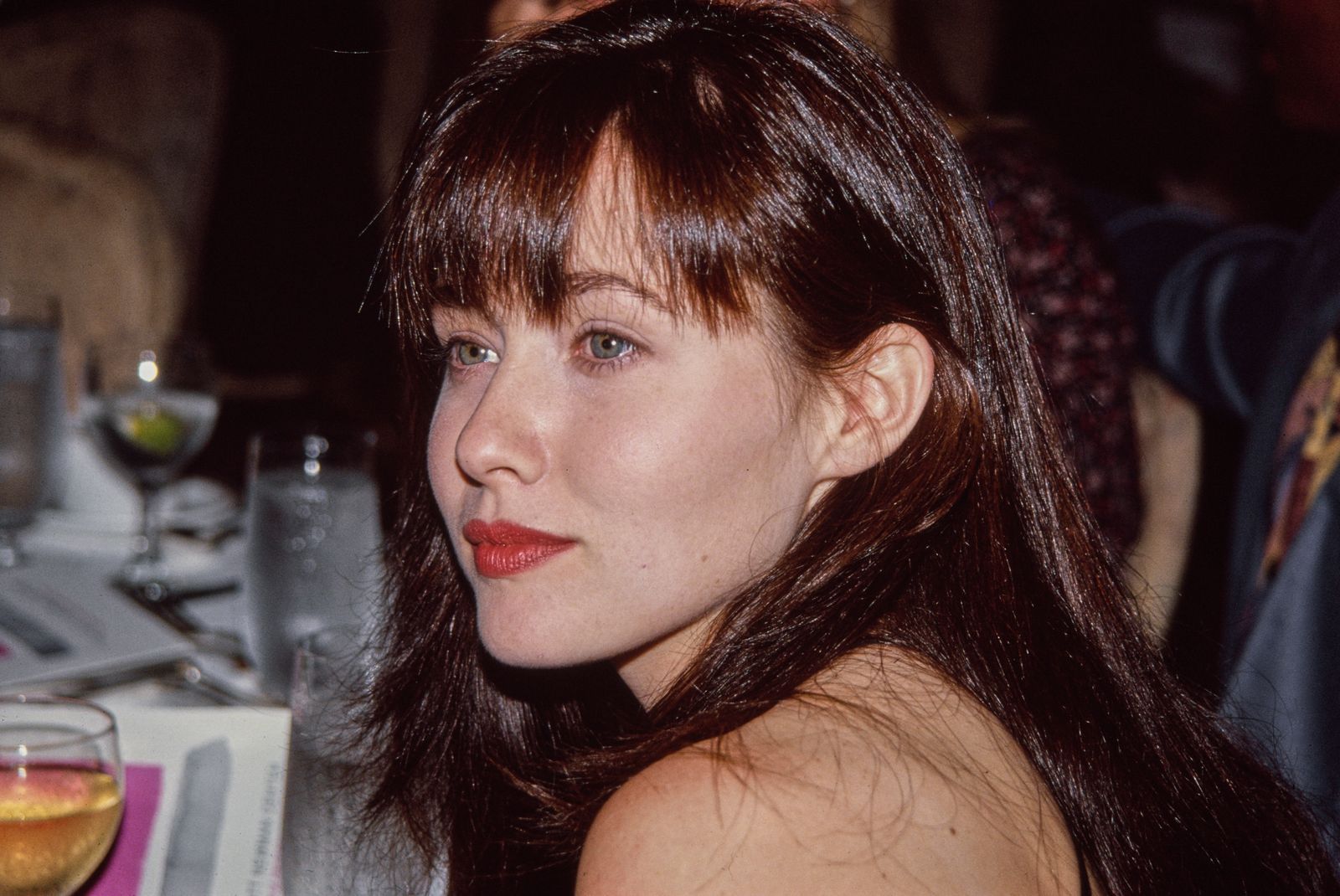rendez hommage à shannen doherty, l'icône de la télévision, en découvrant son parcours inspirant, ses contributions mémorables au cinéma et les leçons de courage qu'elle nous laisse face à l'adversité.