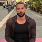 découvrez l'intimité de hugo manos alors qu'il partage les détails captivants de sa vie sentimentale. plongez dans ses expériences, ses réflexions sur l'amour et ses relations, et laissez-vous inspirer par son authenticité.