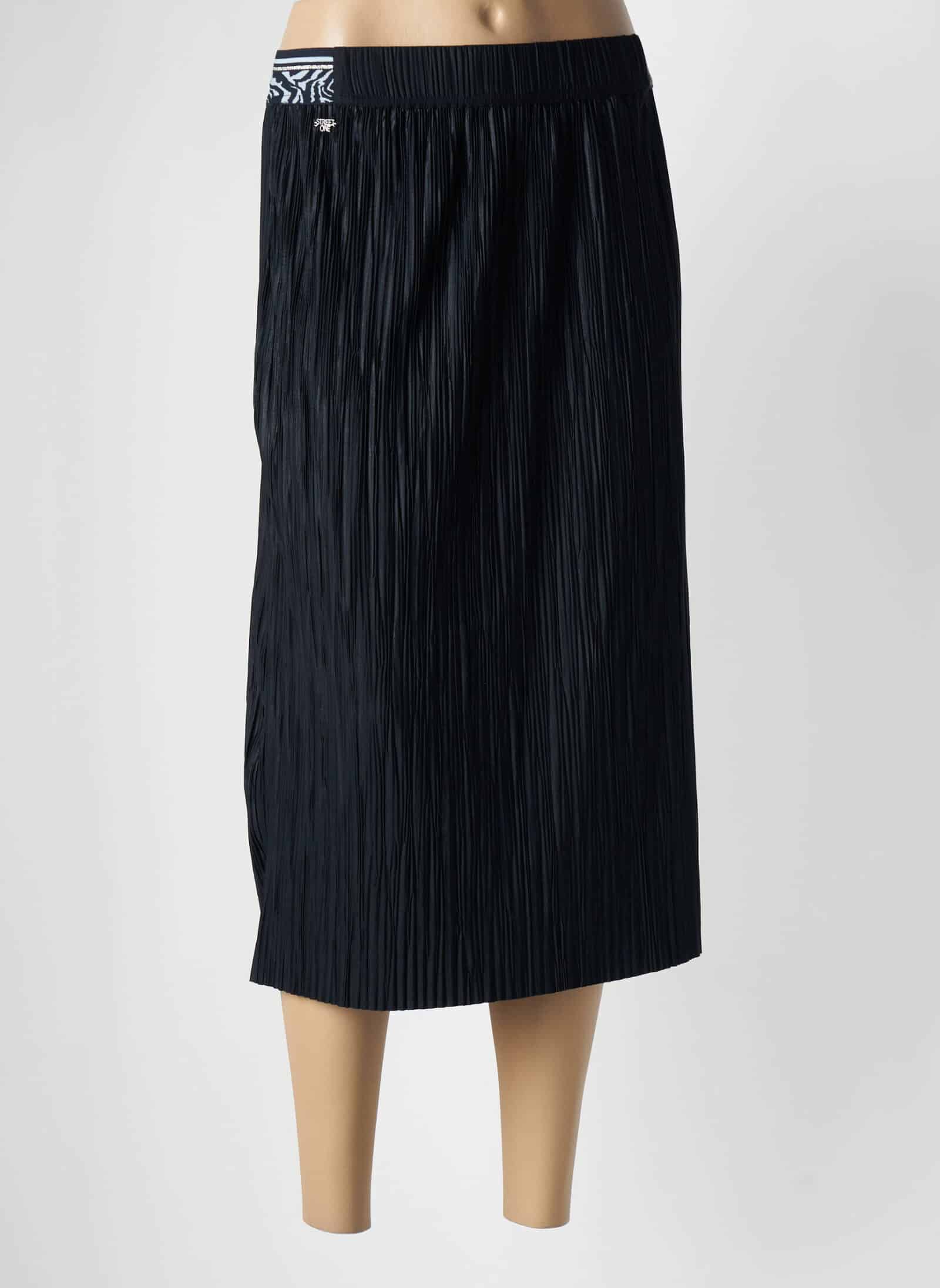 découvrez notre collection de jupes mi-longues qui mettent en valeur votre silhouette avec élégance. idéales pour toutes les occasions, ces pièces féminines allient confort et style, vous permettant de vous sentir belle et à la mode partout où vous allez.