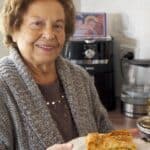 découvrez la délicieuse kolokithopita, une spécialité grecque à base de courgettes et de feuilleté croustillant, parfaite en entrée ou en plat principal. laissez-vous séduire par ses saveurs méditerranéennes authentiques et apprenez à la préparer facilement chez vous.